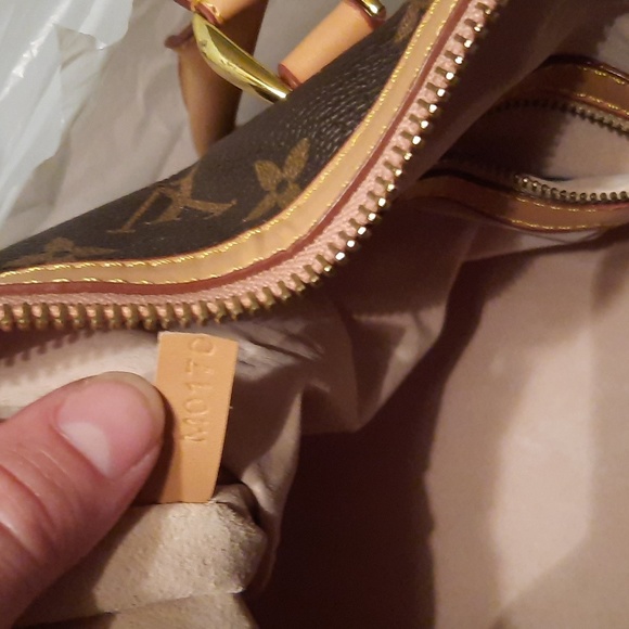 Louis Vuitton bag - Picture 1 of 11